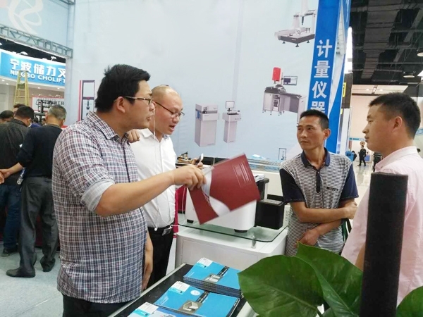 創(chuàng)想儀器攜帶直讀光譜儀與當(dāng)?shù)亟?jīng)銷(xiāo)商儀器一起參加了此次盛會(huì) 創(chuàng)想儀器攜帶直讀光譜儀與當(dāng)?shù)亟?jīng)銷(xiāo)商儀器一起參加了此次盛會(huì)