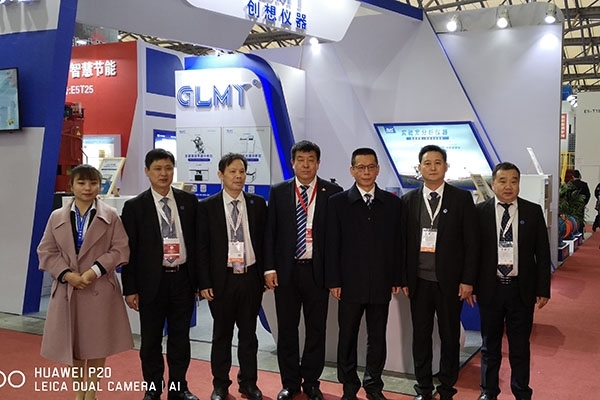 中國鑄造協會張志勇秘書長（右起三）、劉樹生主任（右起四）